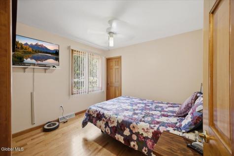 14 Cathedral Court Clifton Park NY 12065