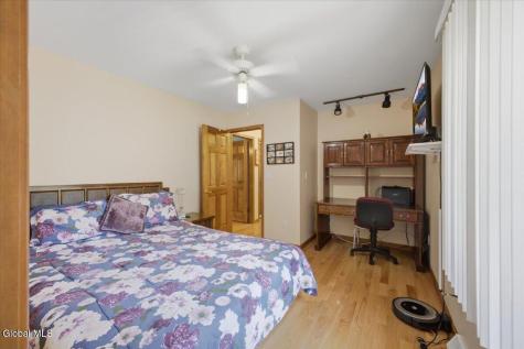 14 Cathedral Court Clifton Park NY 12065