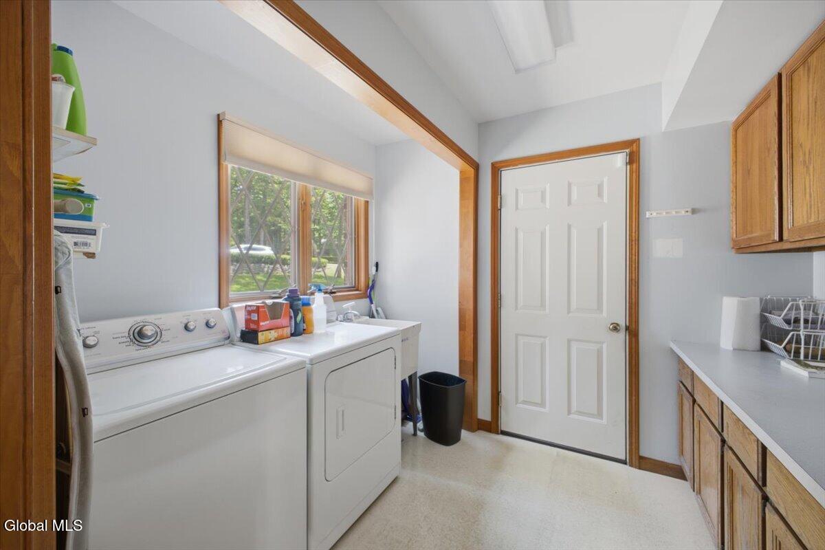 14 Cathedral Court Clifton Park NY 12065
