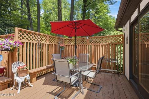 14 Cathedral Court Clifton Park NY 12065