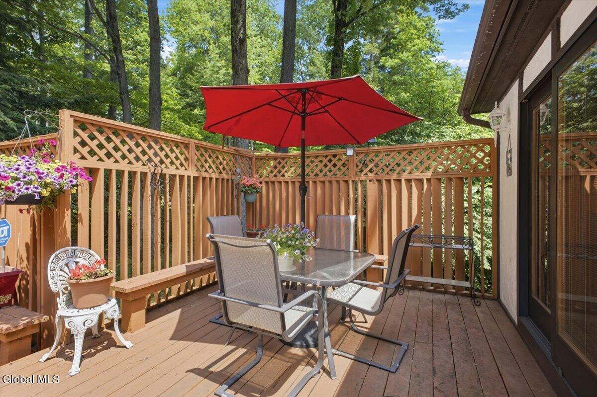 14 Cathedral Court Clifton Park NY 12065