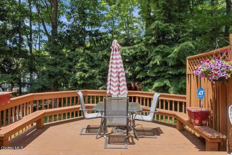 14 Cathedral Court Clifton Park NY 12065