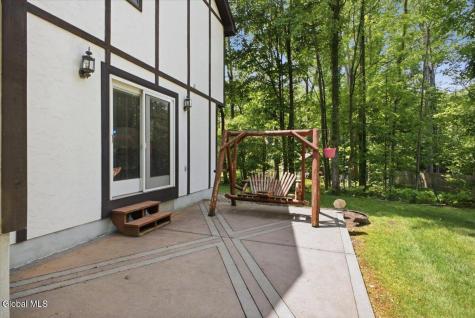 14 Cathedral Court Clifton Park NY 12065