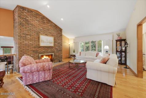 14 Cathedral Court Clifton Park NY 12065
