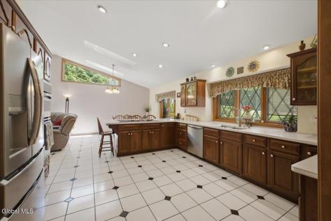 14 Cathedral Court Clifton Park NY 12065