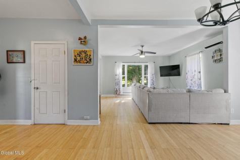 127 Langley Road Amsterdam NY 12010