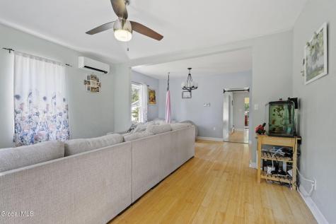 127 Langley Road Amsterdam NY 12010