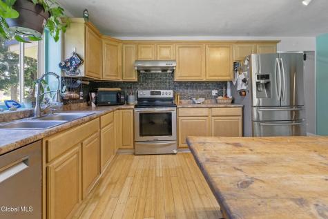 127 Langley Road Amsterdam NY 12010