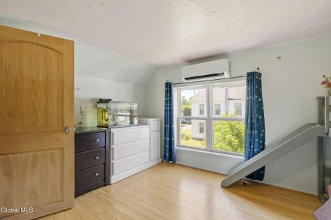 127 Langley Road Amsterdam NY 12010