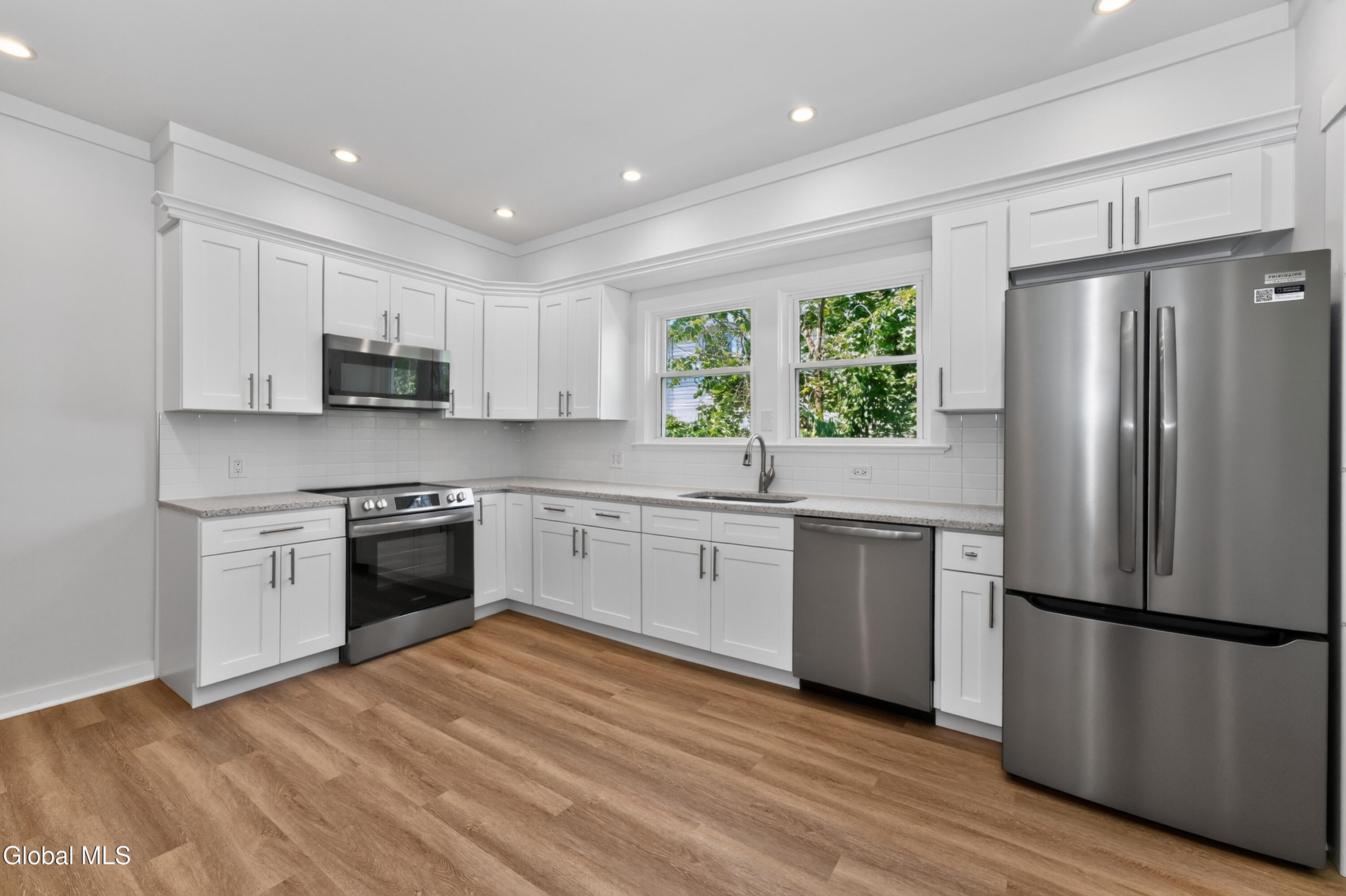 9 5th Avenue Gloversville NY 12078