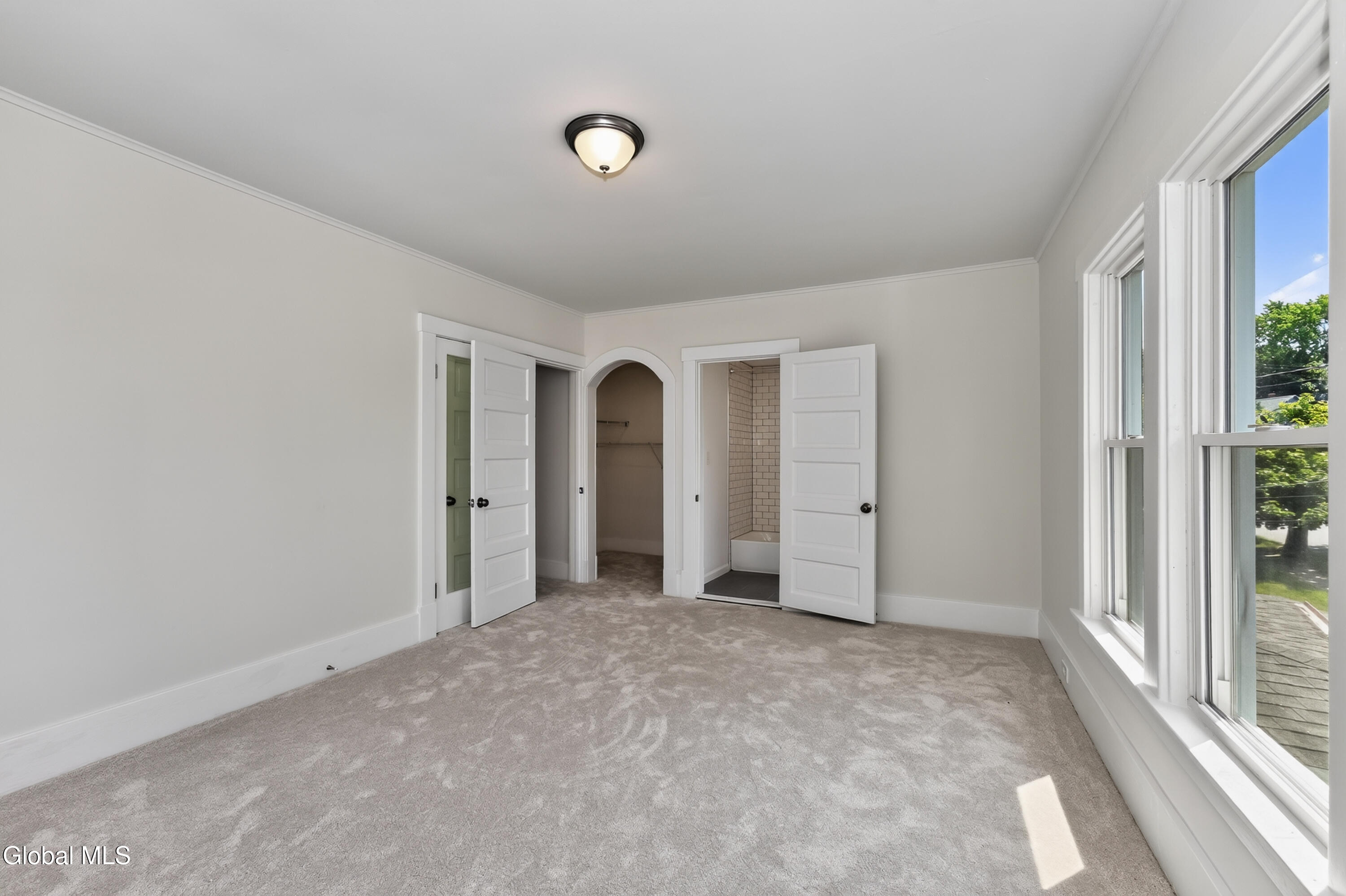 9 5th Avenue Gloversville NY 12078