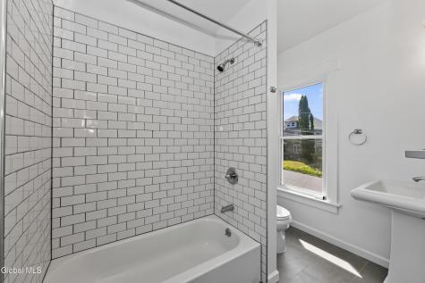 9 5th Avenue Gloversville NY 12078