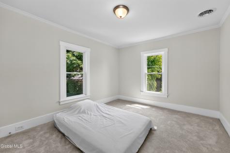 9 5th Avenue Gloversville NY 12078