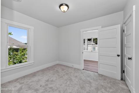 9 5th Avenue Gloversville NY 12078