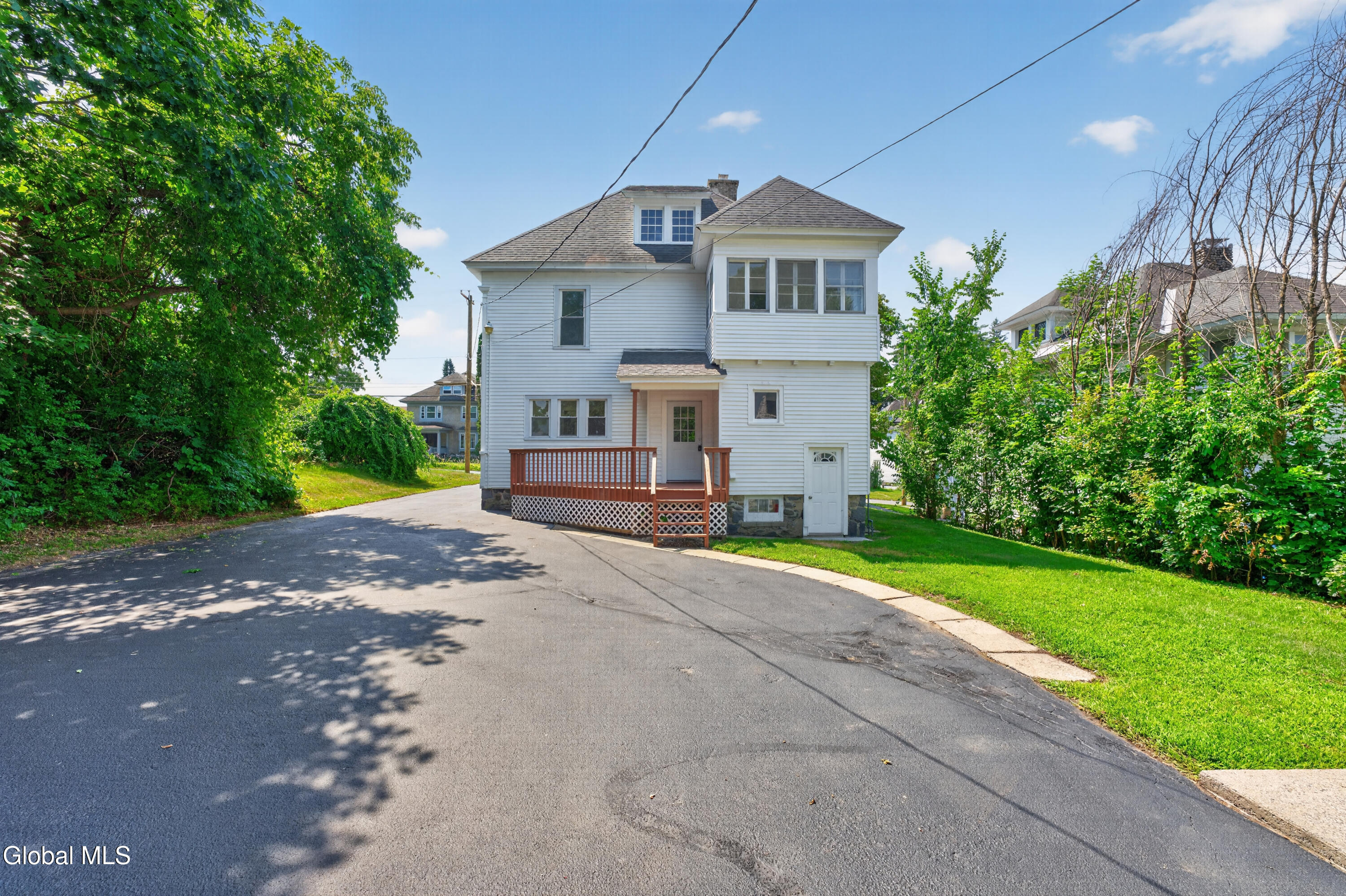 9 5th Avenue Gloversville NY 12078