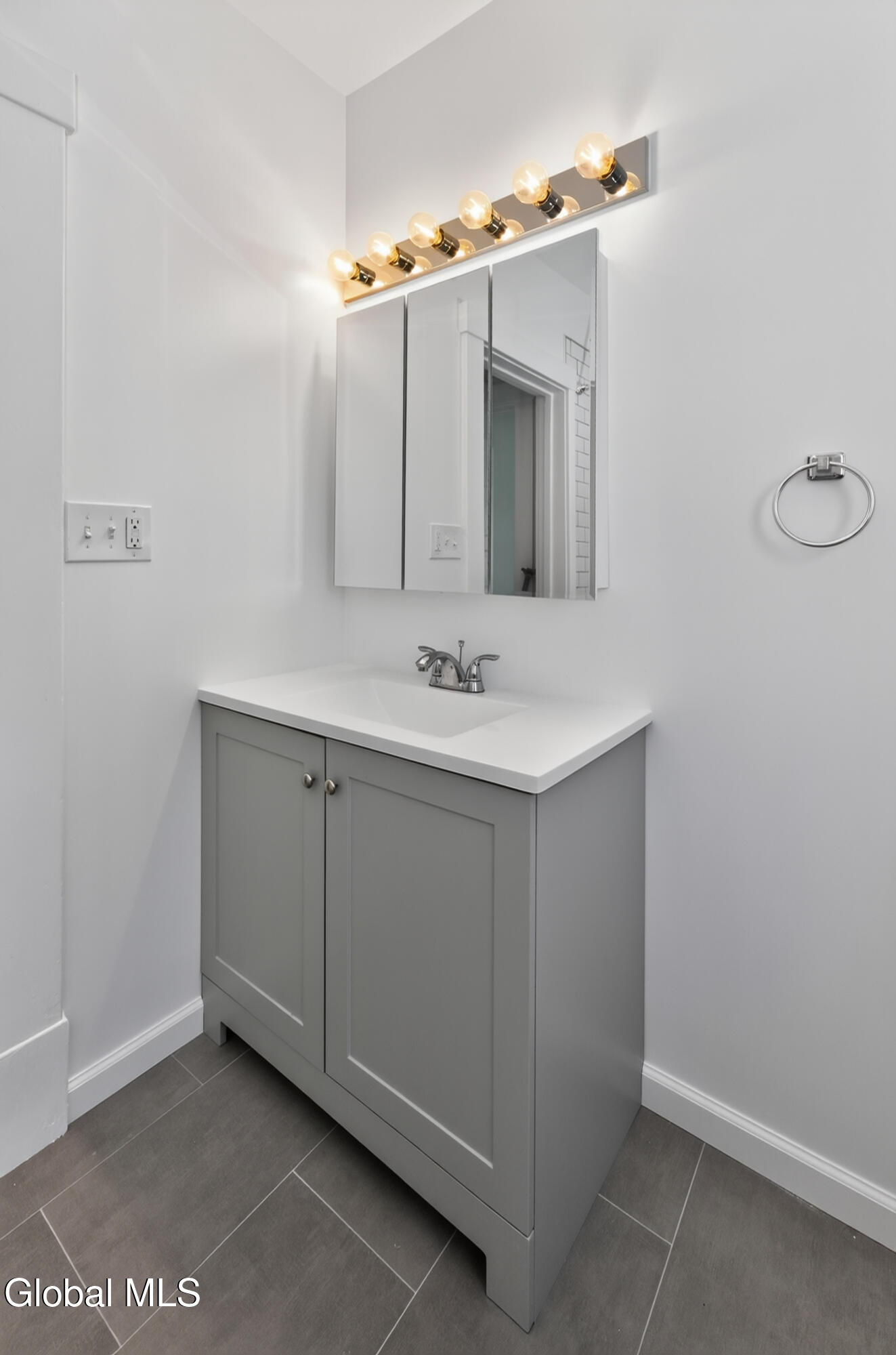 9 5th Avenue Gloversville NY 12078