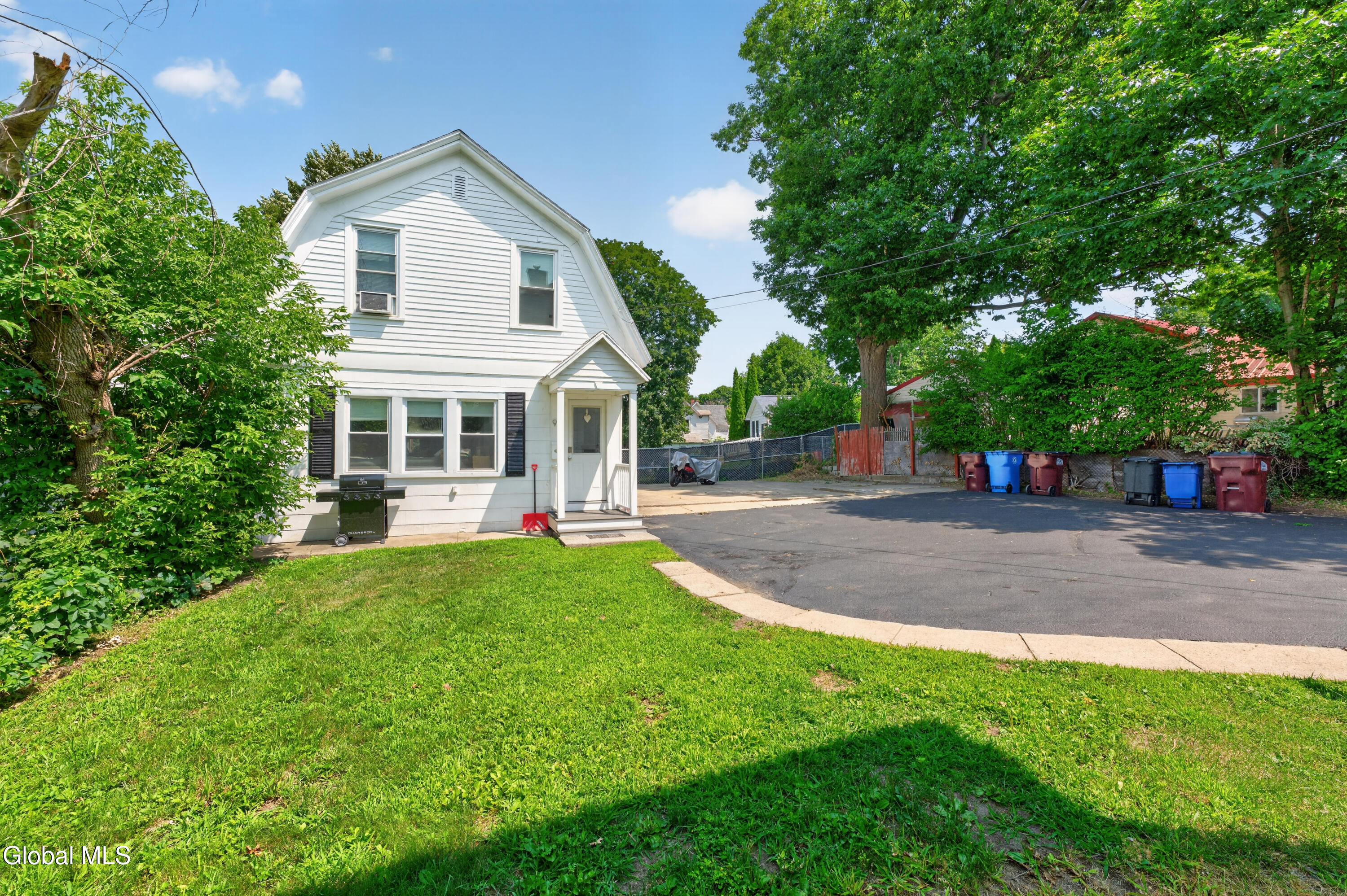 9 5th Avenue Gloversville NY 12078