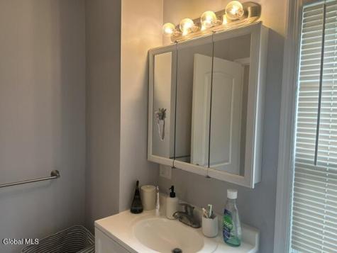 9 5th Avenue Gloversville NY 12078