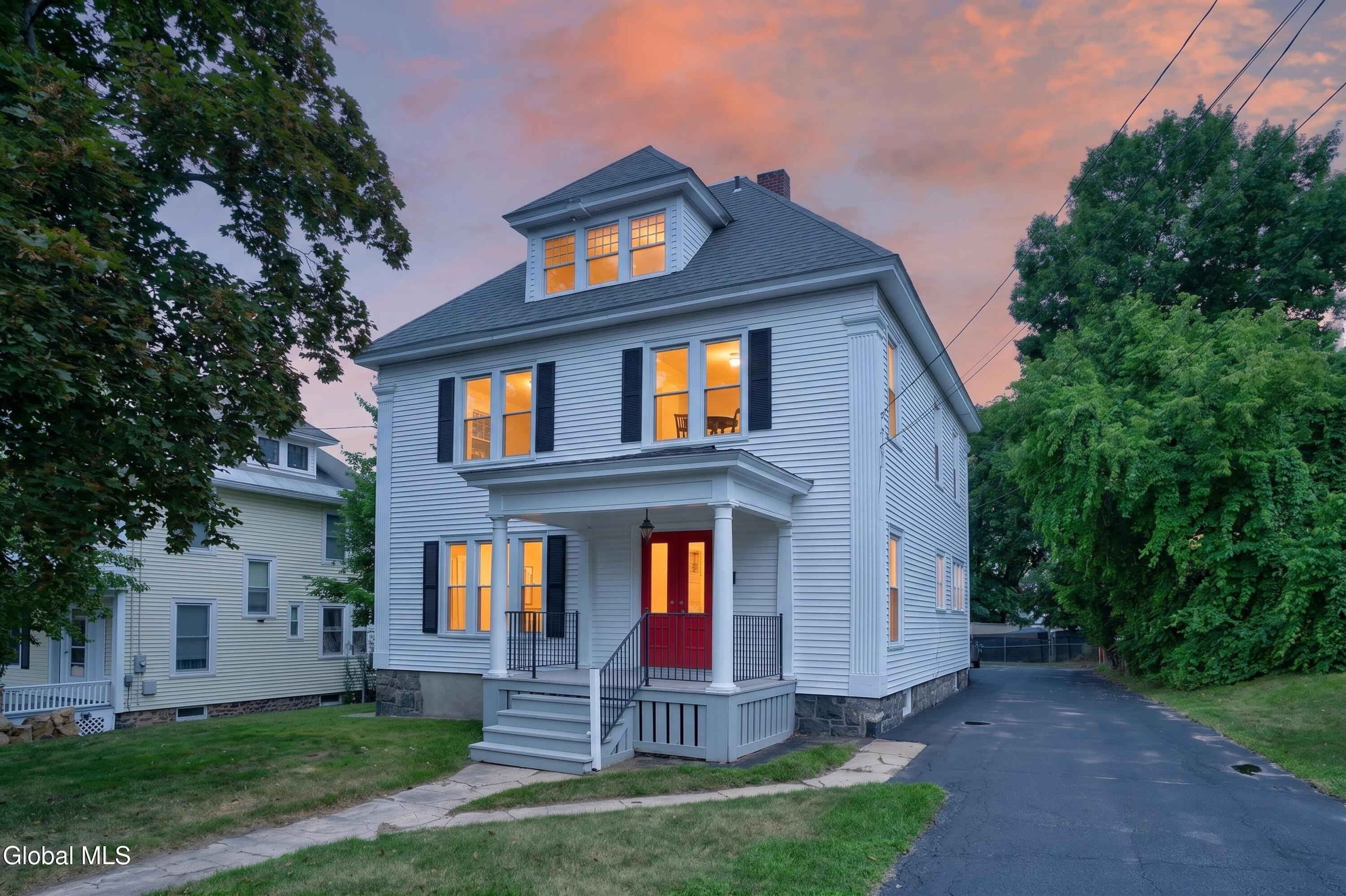 9 5th Avenue Gloversville NY 12078
