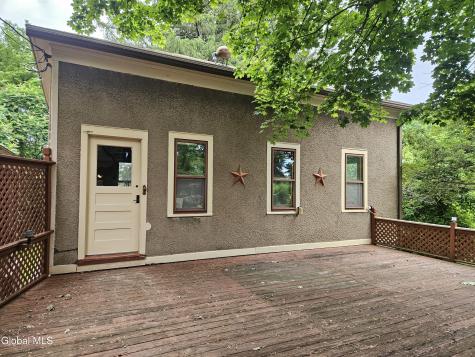 8 Schonowee Avenue Scotia NY 12302