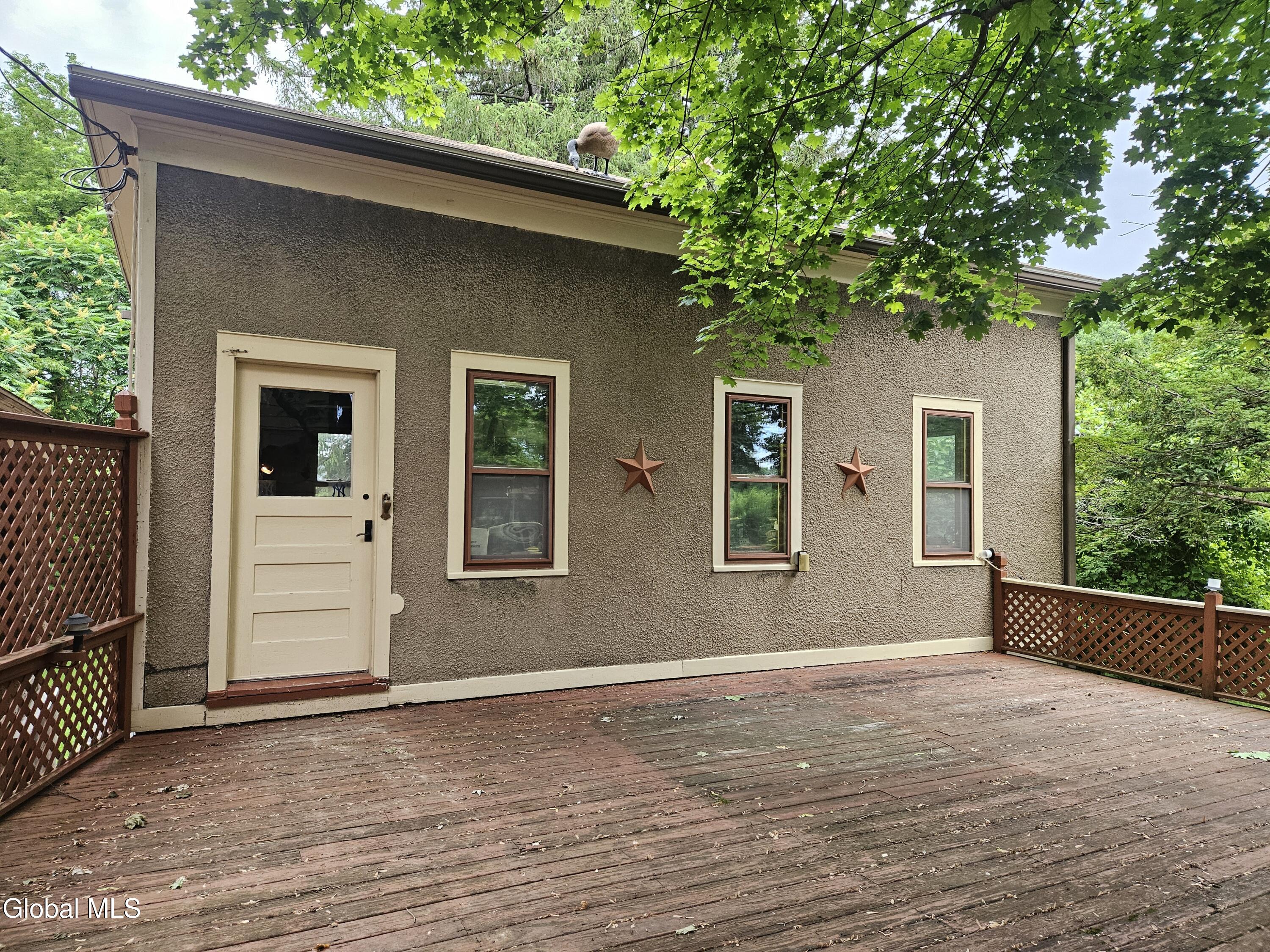 8 Schonowee Avenue Scotia NY 12302