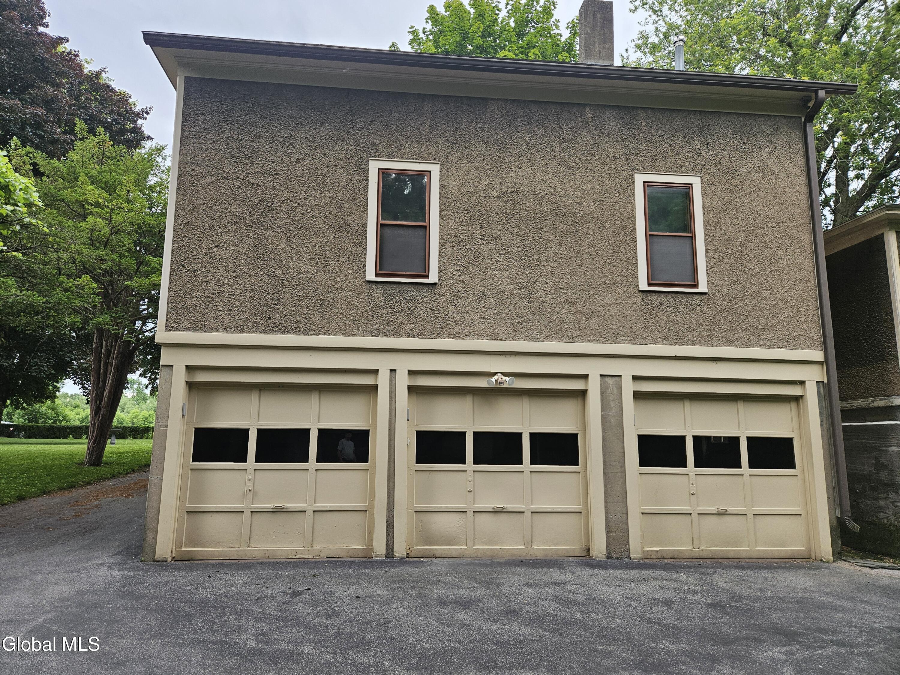 8 Schonowee Avenue Scotia NY 12302