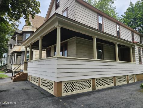 8 Schonowee Avenue Scotia NY 12302