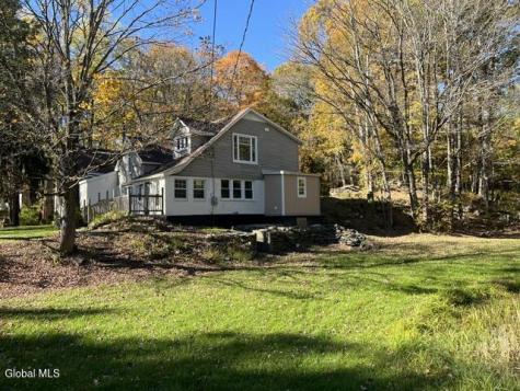 86 E Honey Hollow Road Earlton NY 12058
