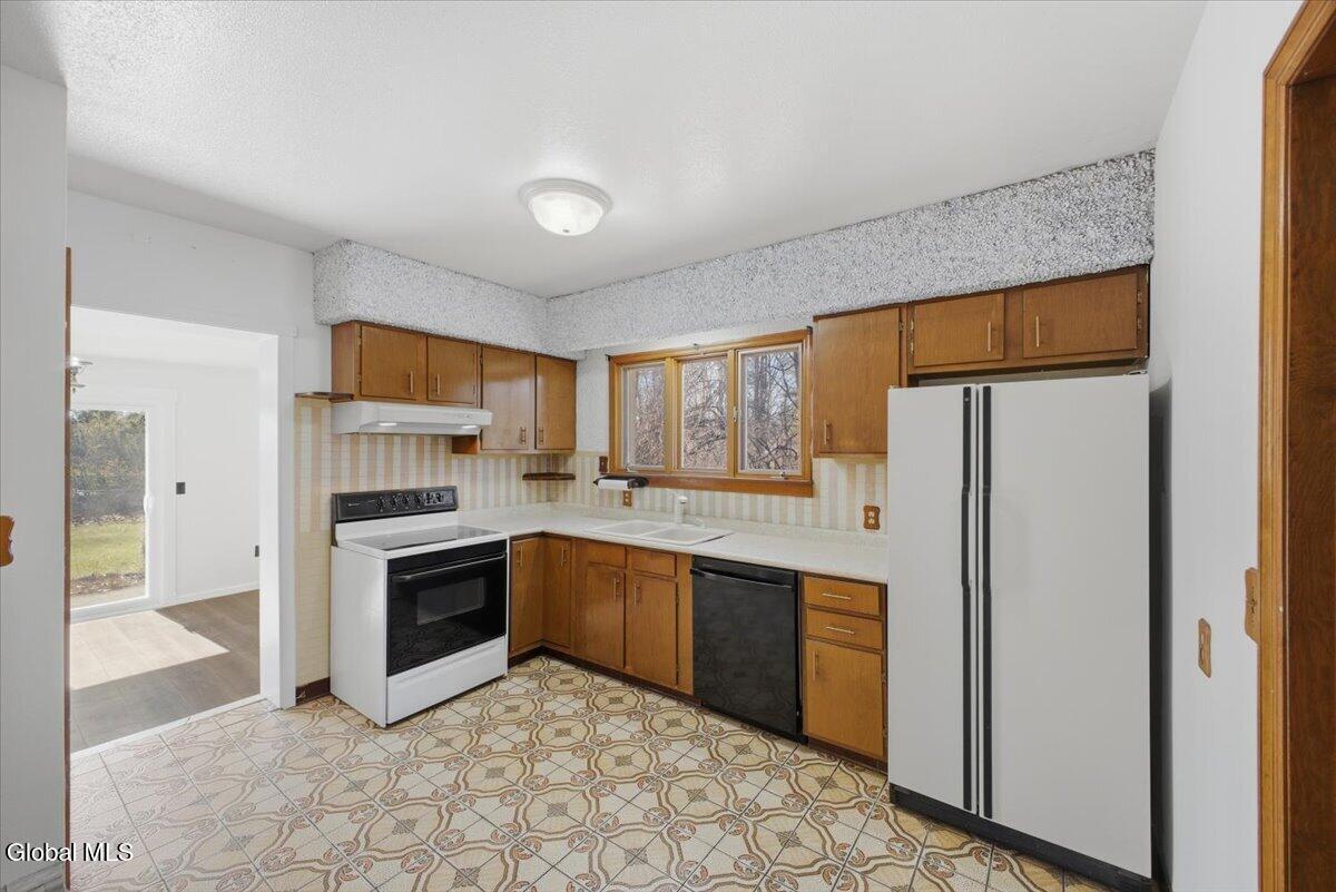 2734 Clyde Avenue Rotterdam NY 12306