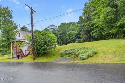 86 Mann Avenue Troy NY 12180