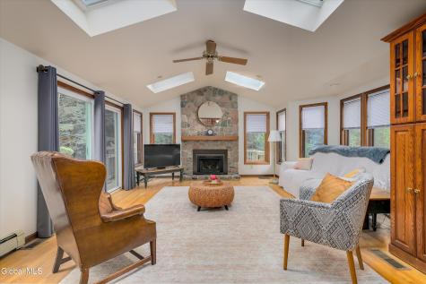 16 Macaffer Drive Menands NY 12204