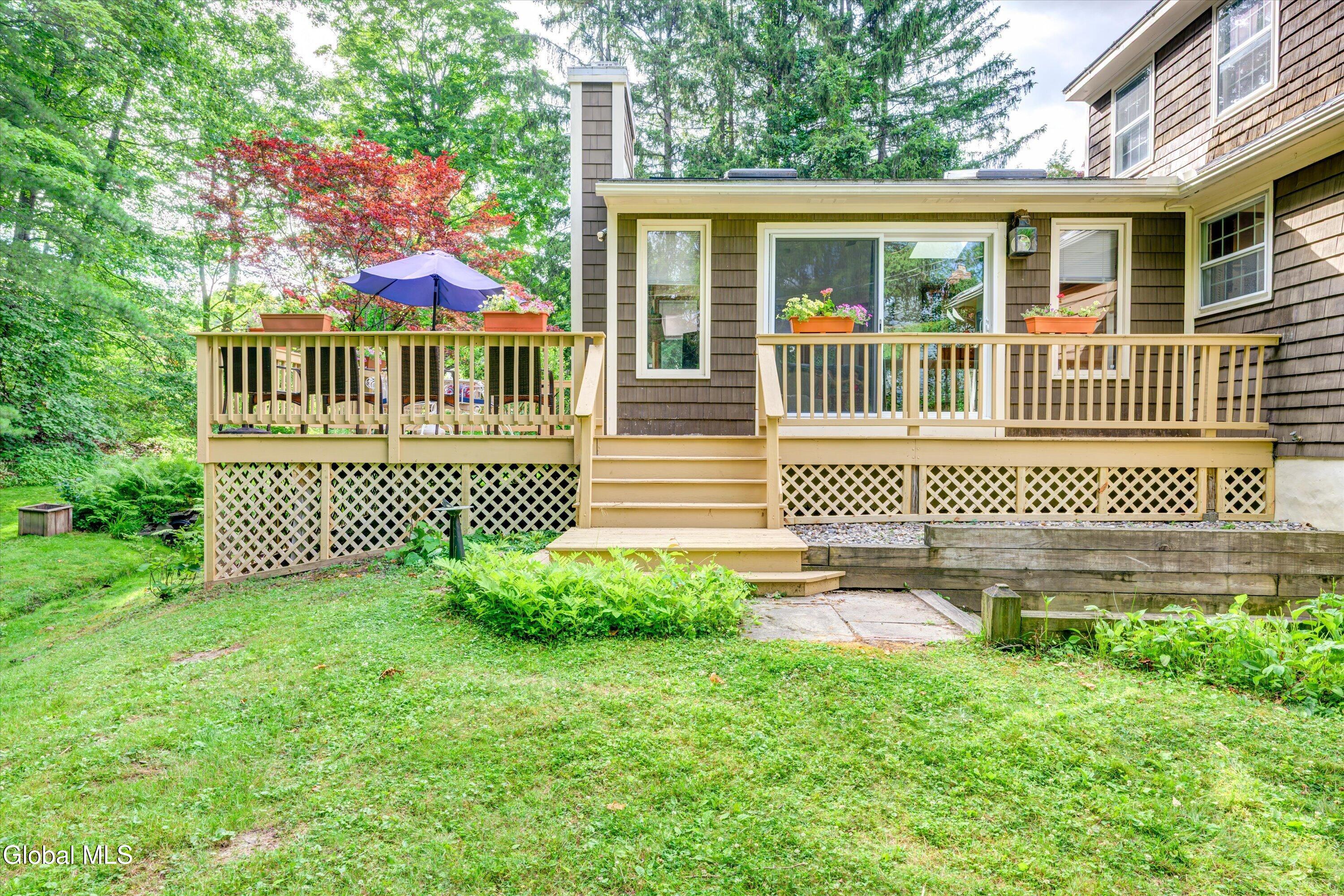 16 Macaffer Drive Menands NY 12204