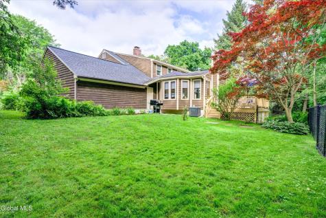 16 Macaffer Drive Menands NY 12204