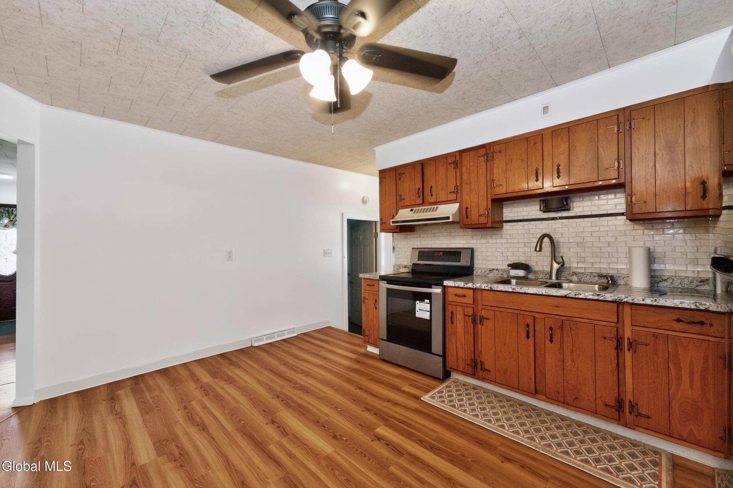 10 Brentwood Avenue Troy NY 12180