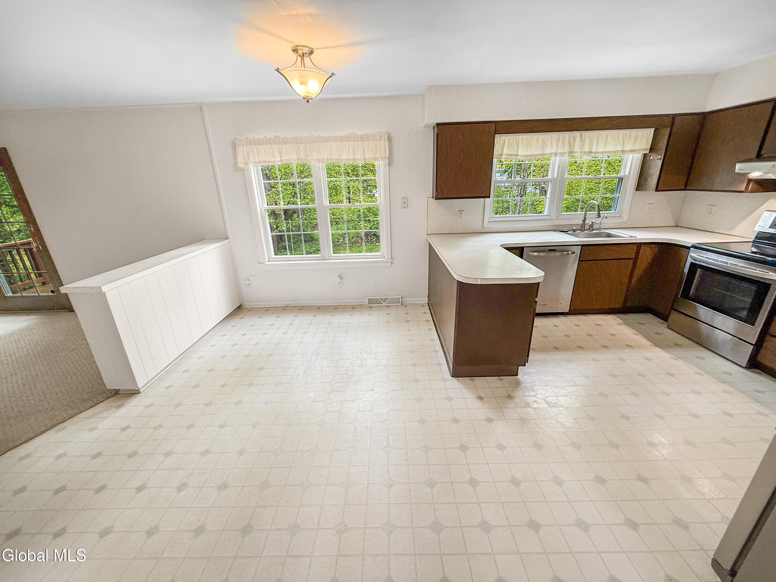 33 Fairway Avenue Delmar NY 12054