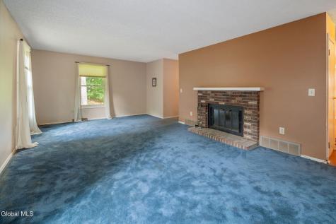 20 Longwood Drive Clifton Park NY 12065