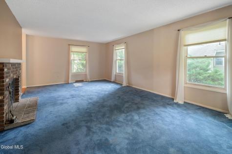 20 Longwood Drive Clifton Park NY 12065