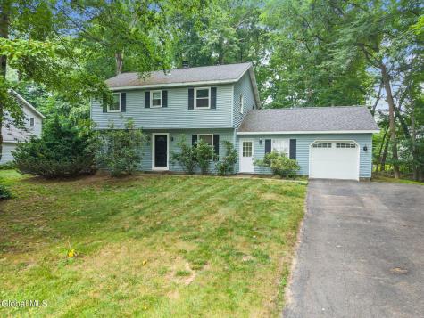 20 Longwood Drive Clifton Park NY 12065
