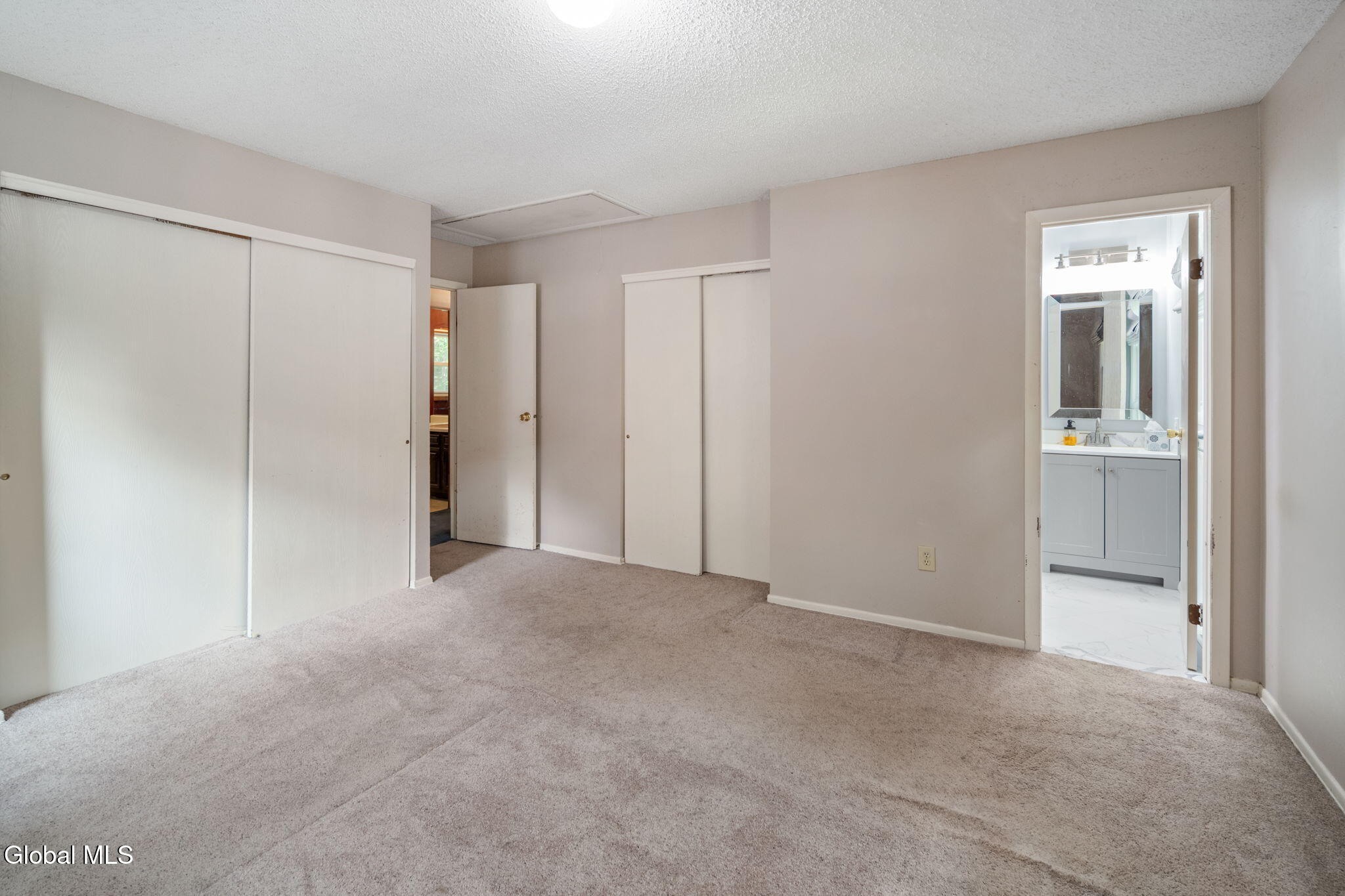 20 Longwood Drive Clifton Park NY 12065