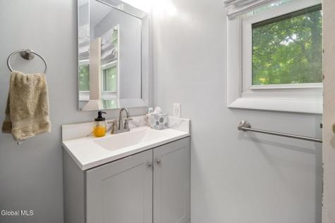 20 Longwood Drive Clifton Park NY 12065
