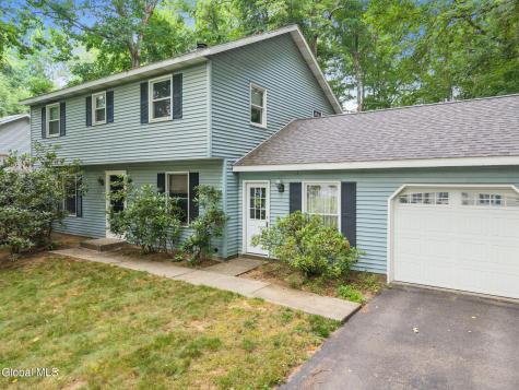 20 Longwood Drive Clifton Park NY 12065