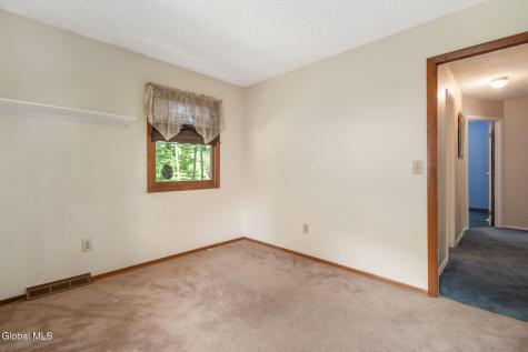 20 Longwood Drive Clifton Park NY 12065