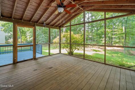 20 Longwood Drive Clifton Park NY 12065