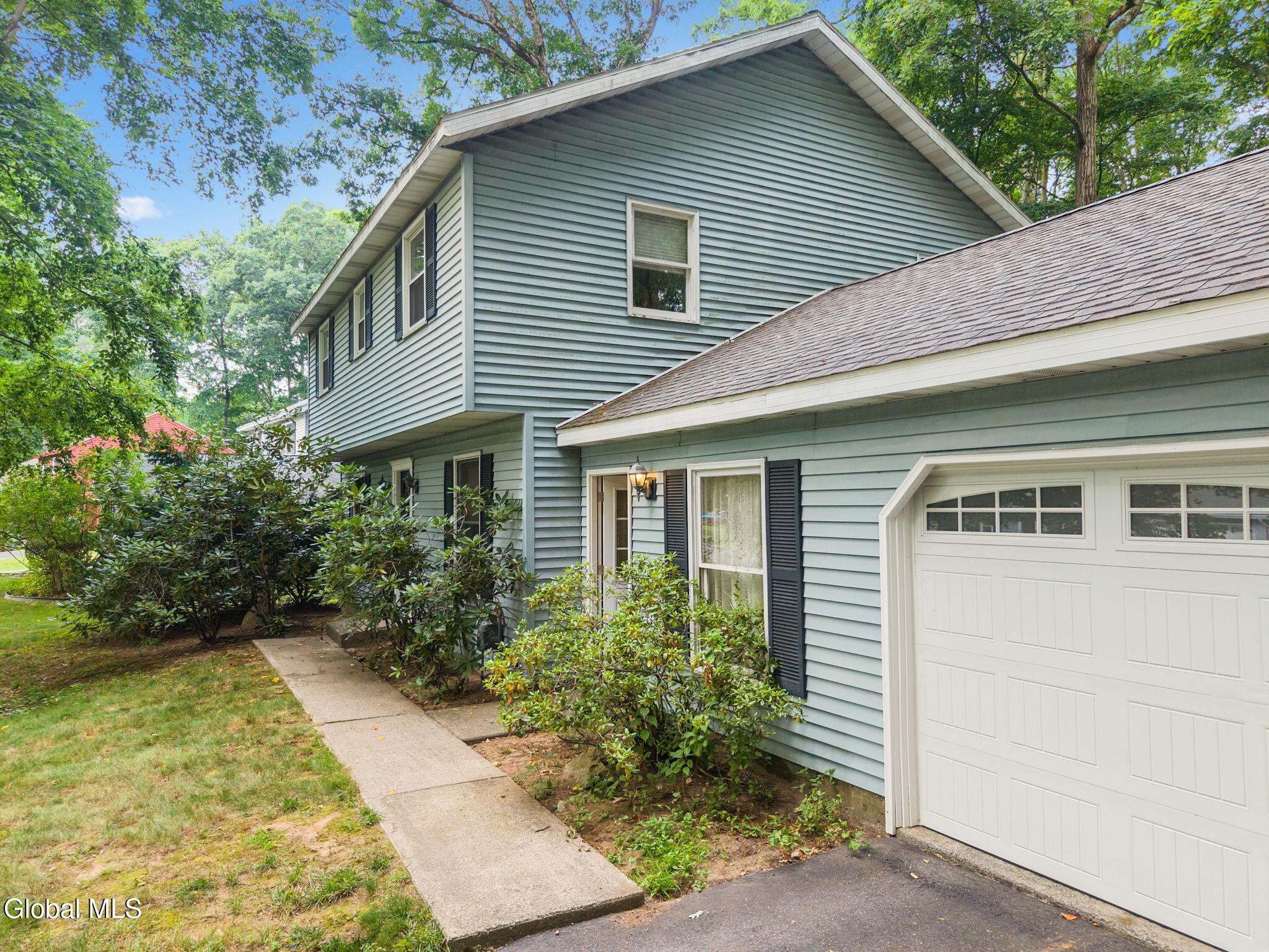 20 Longwood Drive Clifton Park NY 12065