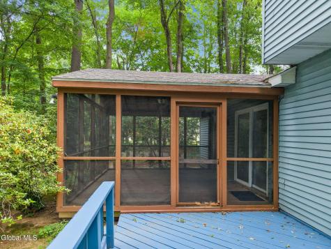 20 Longwood Drive Clifton Park NY 12065