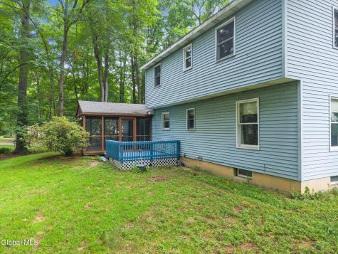 20 Longwood Drive Clifton Park NY 12065