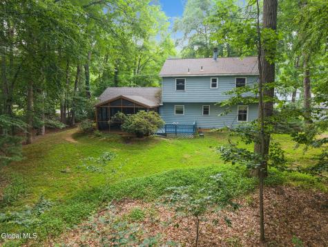 20 Longwood Drive Clifton Park NY 12065