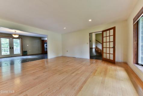 913 Hudson River Road Mechanicville NY 12118