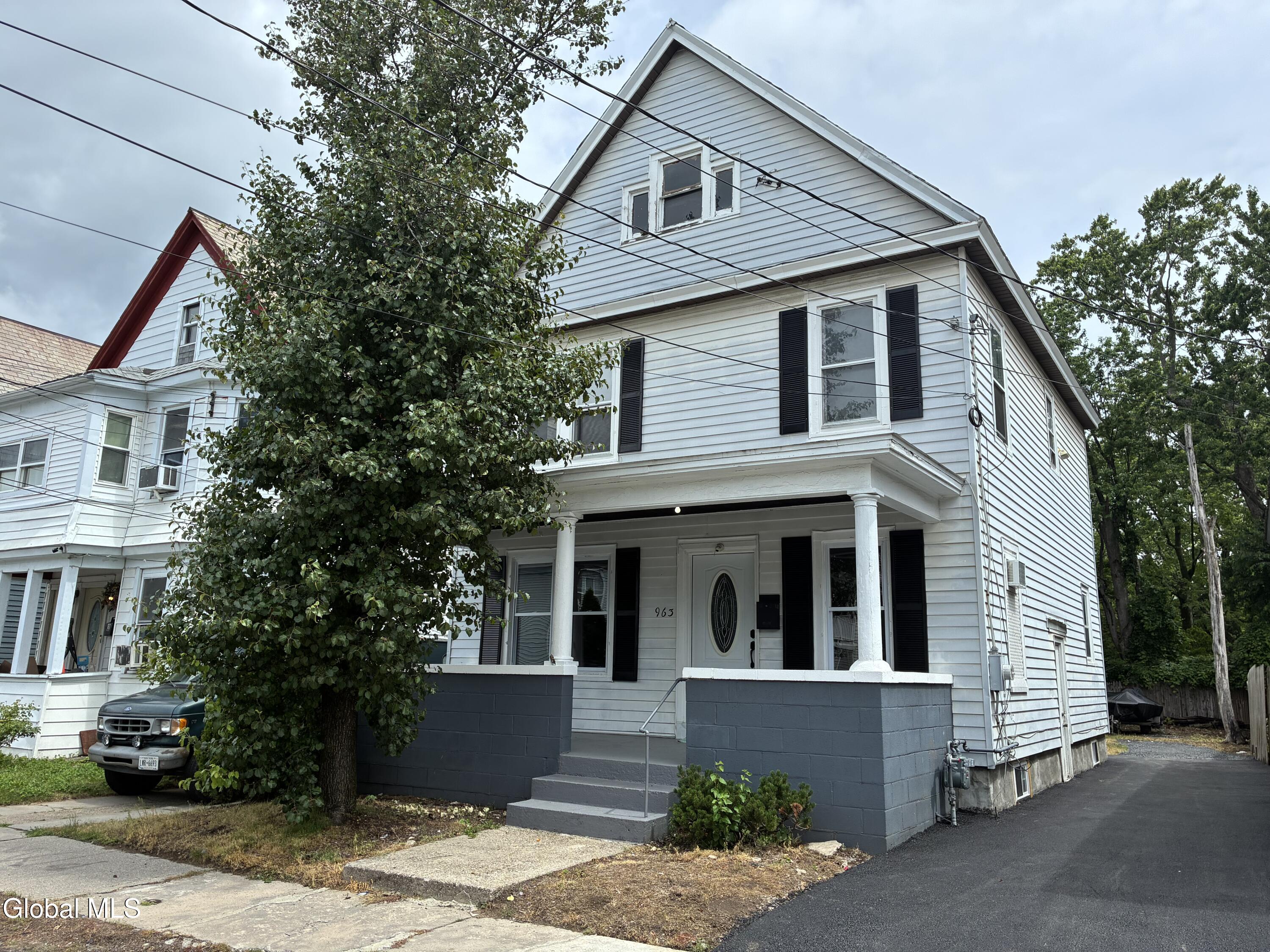 963 Maple Avenue Schenectady NY 12307