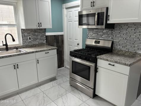 963 Maple Avenue Schenectady NY 12307